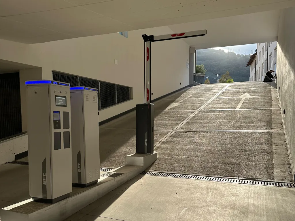 Parkirni sistem izhod Parkirni sistem izhod