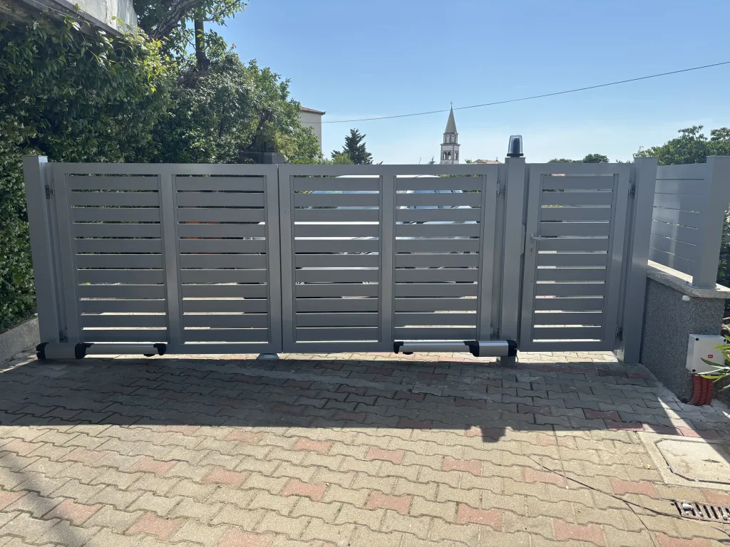 Dvokrilna vrata  ALU Guardi