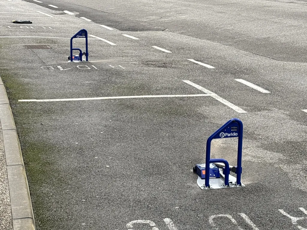 PARKIRNA OVIRA PARKLIO  PARKIRNA OVIRA PARKLIO