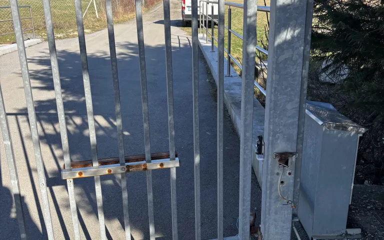 dvokrilna dvoriščna vrata dvokrilna dvoriščna vrata