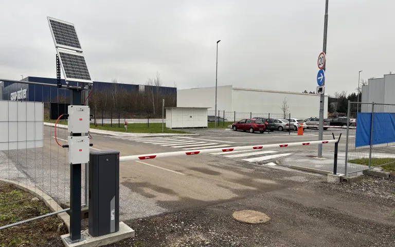 Parkirna zapornica solar