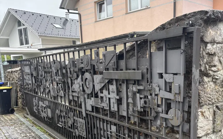 drsna dvoriščna vrata