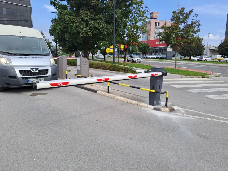 Radisson Blu Plaza hotel ljubljana parkirna zapornica