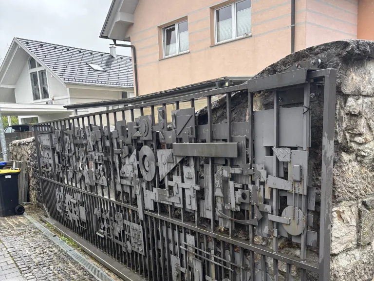 drsna dvoriščna vrata