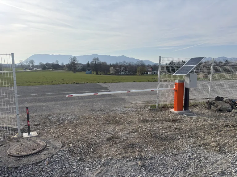 Solarna parkirna zapornica